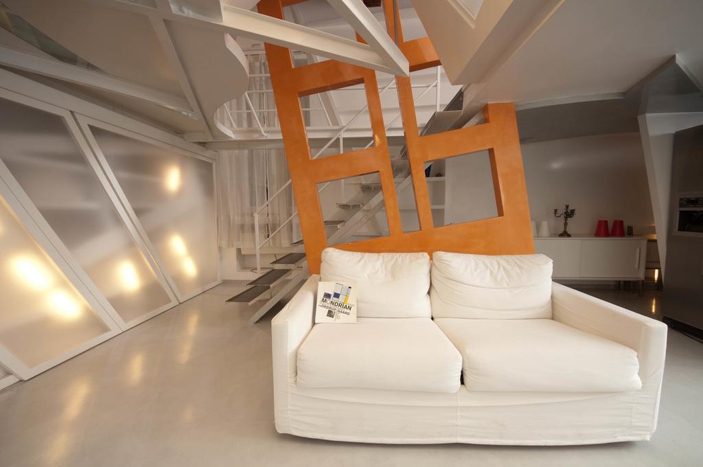 Space Apartment